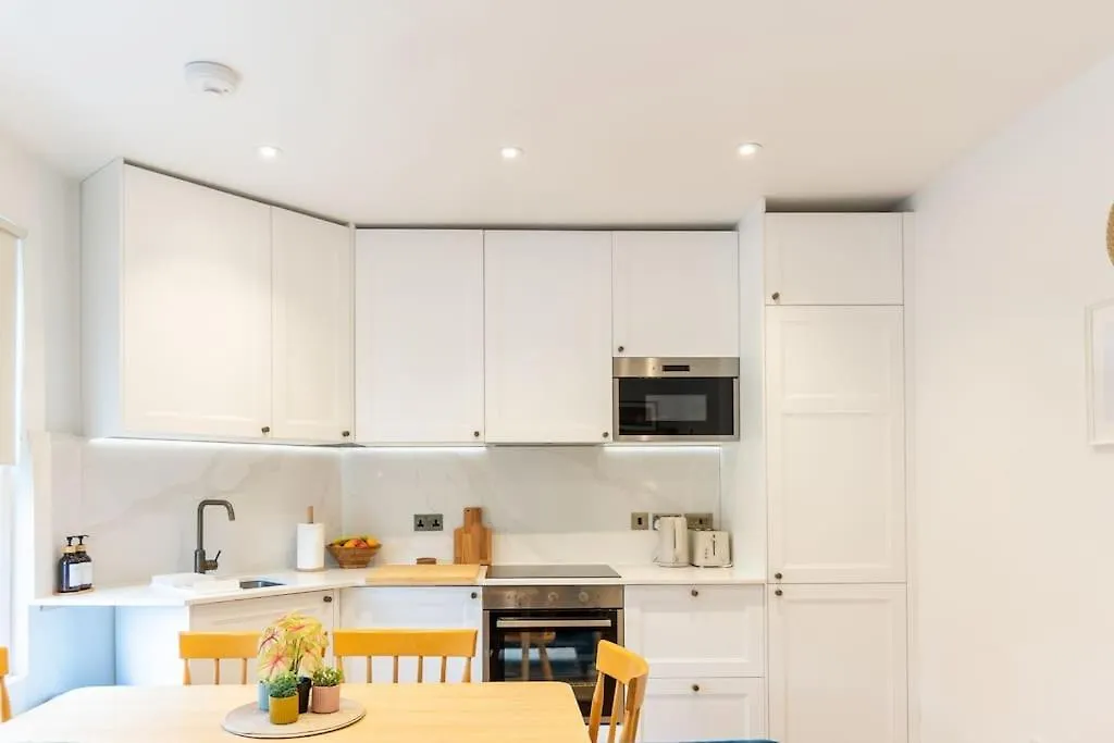 Stunning Cosy Apartment Near 02, Canary Wharf London