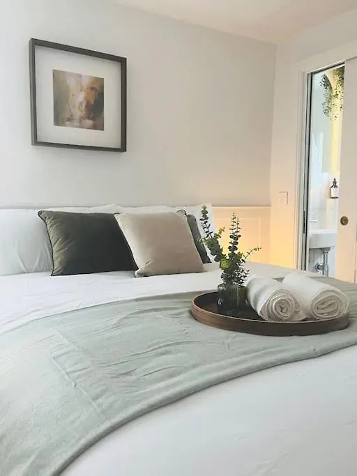 Stunning Cosy Apartment Near 02, Canary Wharf London